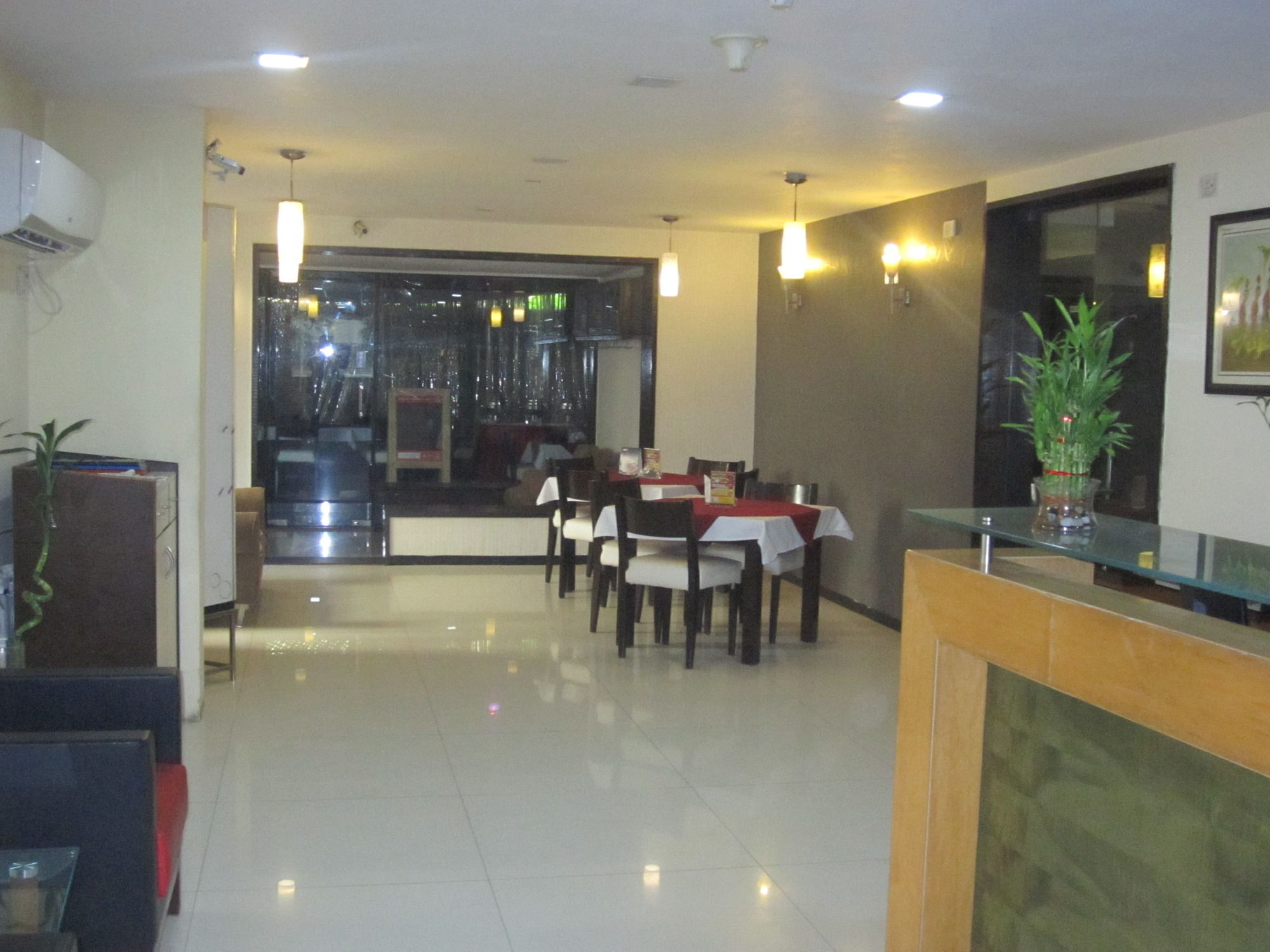 Hotel Orritel West Мумбаи Экстерьер фото